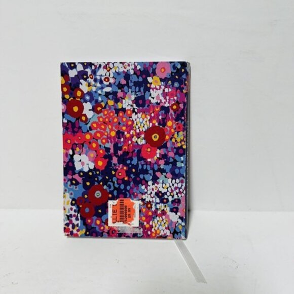 Vera Bradley Color Beautiful Coloring Book VB Designs Made Colorable 2017 1st Ed - Picture 2 of 14